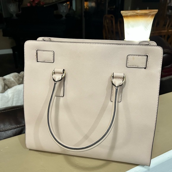 Like brand new without tag’s Michael Kors large leather tote purse - Picture 6 of 16